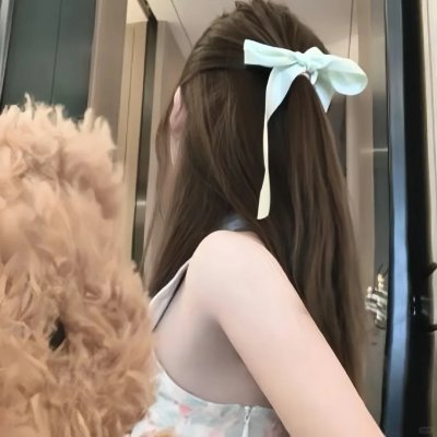 女跳水队员